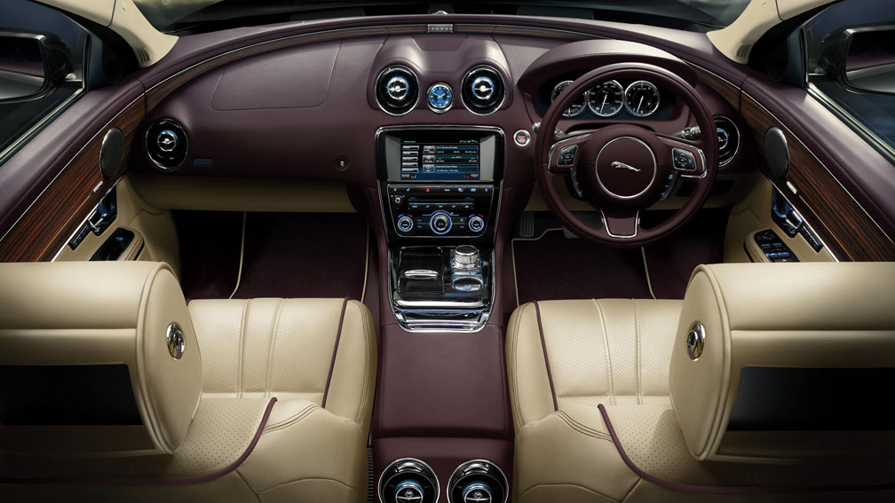 Jaguar XJ Parchment seats Bordeaux upper facia in SemiAniline Leather